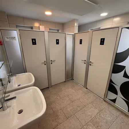 Railwayrooms22 * Laibach