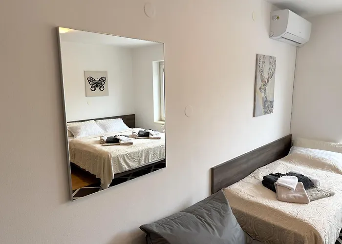 ホステル Railwayrooms22