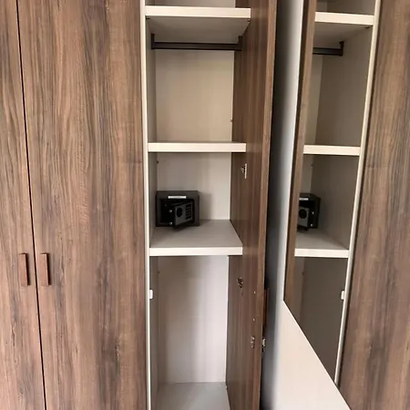 Railwayrooms22 Хостел Любляна